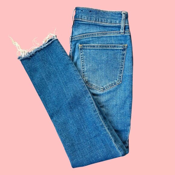 Gap Mid Rise Vintage Slim Jeans with Washwell in Medium Indigo, Size 25 - Picture 4 of 7